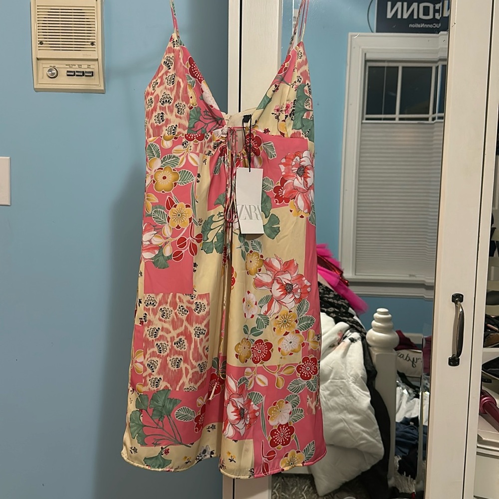DRESS